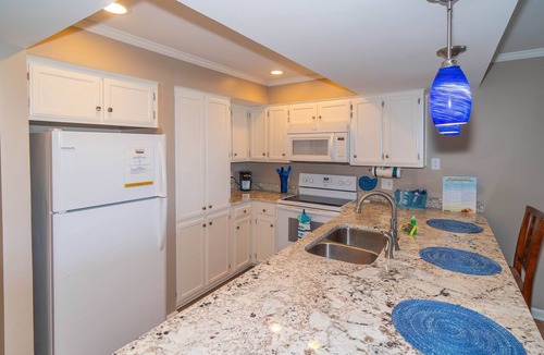 Surfside Beach Condo | Condo in Surfside Beach w/Pool & Beach Access