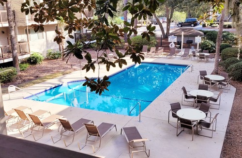 Hilton Head Island Condo | Condo Near Coligny Circle, Beach, & New Park; all within 1 to 2 Blocks