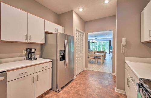 Salem Condo | Condo on Lake Keowee w/Resort Amenities & Pool!