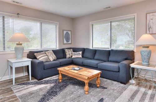 Caswell Beach Condo | Condo ∙ 3 bedrooms ∙ 8 guests