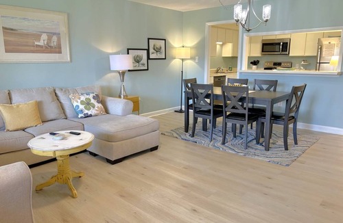 Caswell Beach Condo | Condo ∙ 3 bedrooms ∙ 8 guests