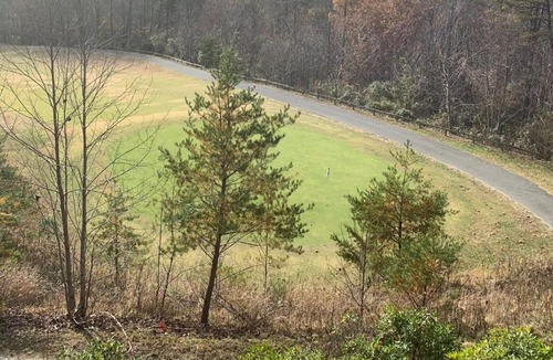 Whittier House | Condo with Stunning Mountain and 6th Green views near Harrahs Cherokee Bryson City