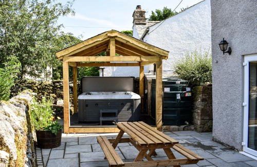 Bampton House | Conn Cottage