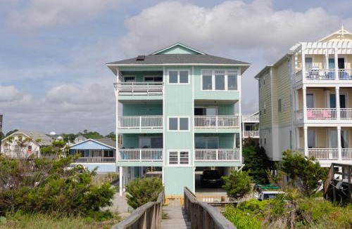 North Carolina Coast House | Connollys Salty Daze by Bryant Real Estate