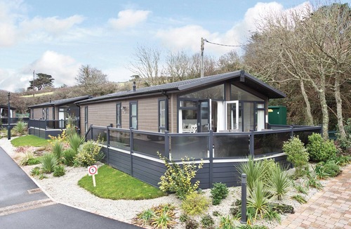 Mullion Ski Chalet | Constantine Premier Lodge