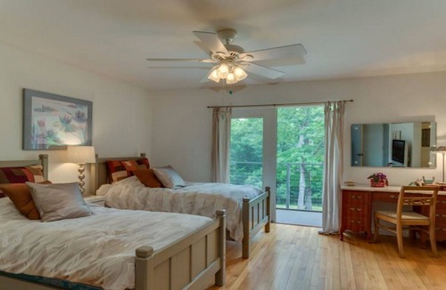 Columbus House | Contemporary Modern Mountain Escape 9.3 Miles To TIEC