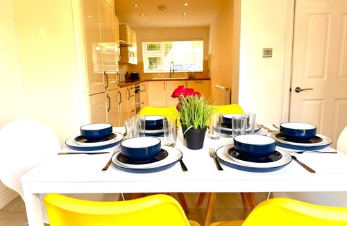 Wirral House | Contractor Accommodation Near Deeside - Sleeps 6