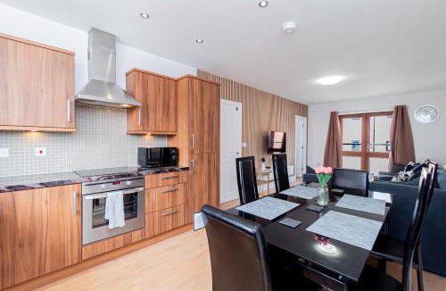 Sherborne St. John House | Contractors Wow! 5 Bedrooms 10 Guests Free Parking