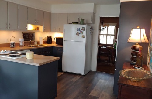 Sedgefield House | Convenient to Colosseum, Aquatics Center, Furniture Market, Sedgefiled Golf