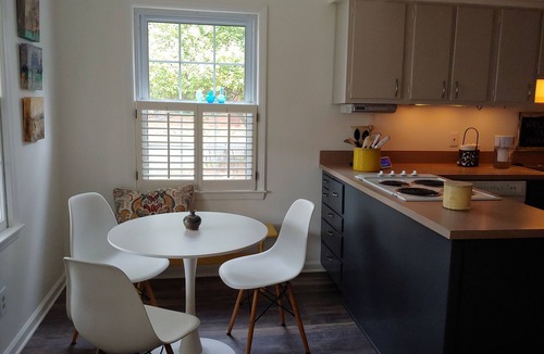 Sedgefield House | Convenient to Colosseum, Aquatics Center, Furniture Market, Sedgefiled Golf