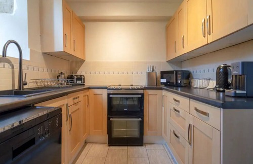 Cheltenham House | Converted 17th century barn with garden parking - Pass the Keys