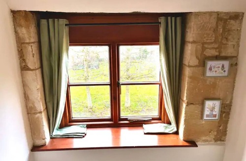 Cheltenham House | Converted 17th century barn with garden parking - Pass the Keys