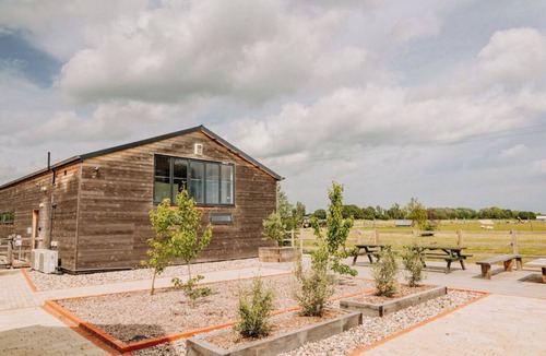 Burnham-on-Crouch House | Converted Barn on a working farm/Vineyard with Coastal walks and friendly goats.