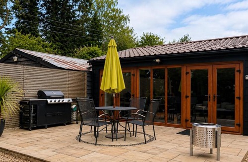 Cuddesdon Apartment | Converted Barn Studio with Private En-Suite