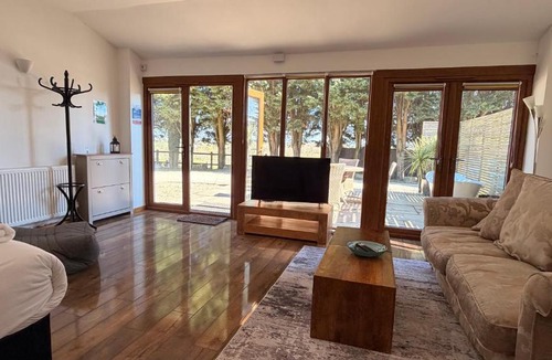 Cuddesdon Apartment | Converted Barn Studio with Private En-Suite