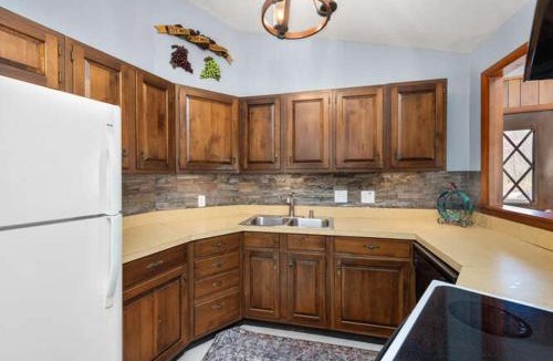 Canton House | Cornerstone Cabin at Springdale