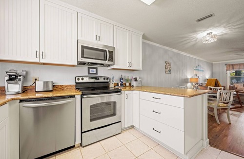 Ocean Sands Condo | Corolla Condo: 350 Ft to Beach, Community Pool Access at Indian Summer Condos
