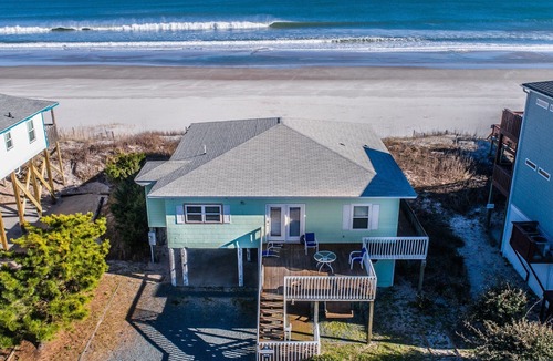 Topsail Beach House | Costic | Oceanfront in Topsail Beach!