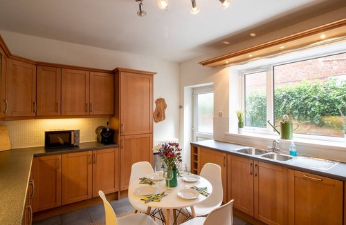 Jesmond Apartment | Cosy Flat in the Heart of Jesmond - Pass the Keys