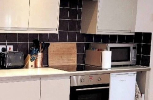 Montpellier House | Cosy, quiet, 2-bedroom house in a great part of Cheltenham near the town centre.