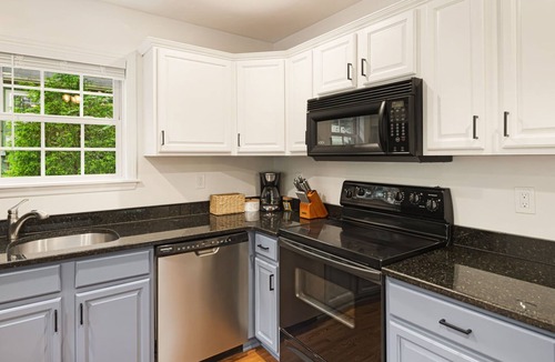 Asheville House | Cottage · Hot Tub · Treetop Deck · Fireplace