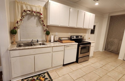 Olde Town Augusta Cottage | Cottage on Greene Street in Olde Town Augusta - walk to downtown