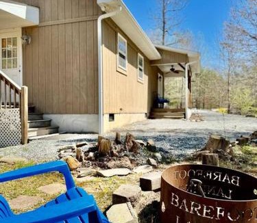 Marion House | Cottage on Lake James Resort Amenities Included