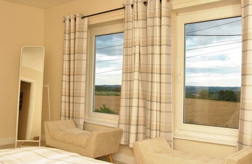Stanley House | Cottage-Private Bathroom-Countryside view