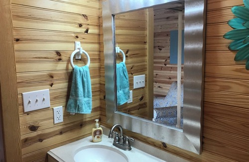 New Bern Cottage | Cottage Suite 194*