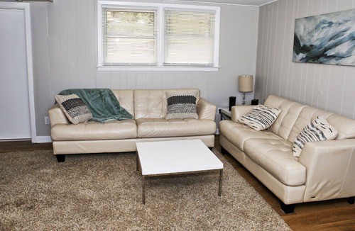 Catawba House | Country Getaway: 3BD/1BA: Close to Lake Norman