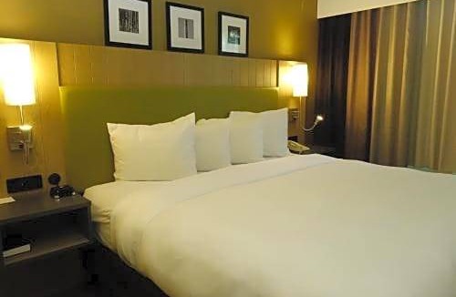 Burlington Hotel | Country Inn & Suites by Radisson, Burlington (Elon), NC