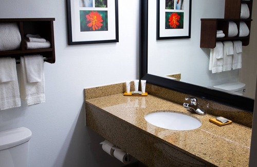 Burlington Hotel | Country Inn & Suites by Radisson, Burlington (Elon), NC