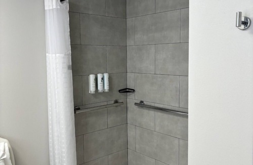 Shelby Hotel | Country Inn & Suites by Radisson, Shelby, NC