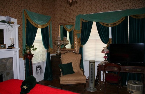 Henderson House | Country Manor - Lower floor
