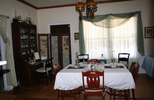 Henderson House | Country Manor - Lower floor