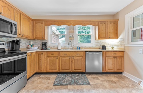 Mills River House | Country Setting. City Convenience. Hot Tub
