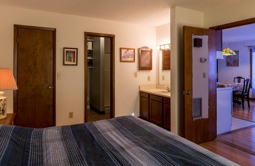 Carrboro Apartment | Countryside and Thai food in Carrboro