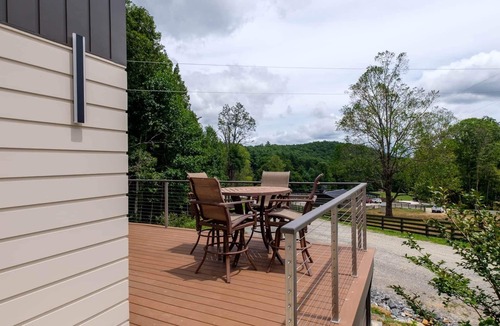 Balsam Grove Cabin | Couples’ Glamping Cabin - Bearly Behaving