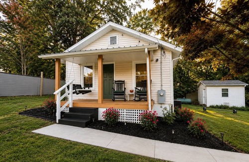 Leicester Cottage | Couples King Bed Cottage with Fire Pit & Swing, Near Asheville & Biltmore in WNC