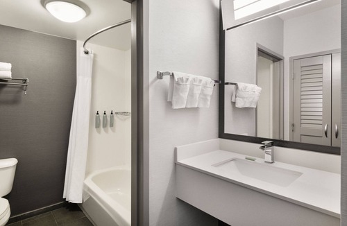 Burlington Hotel | Courtyard by Marriott Burlington