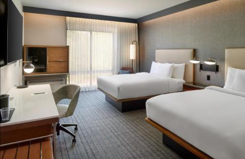 Crestline Heights Hotel | Courtyard by Marriott Birmingham Grandview