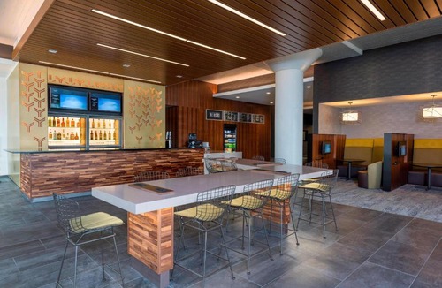 Waterloo Hotel | Courtyard by Marriott Waterloo Cedar Falls