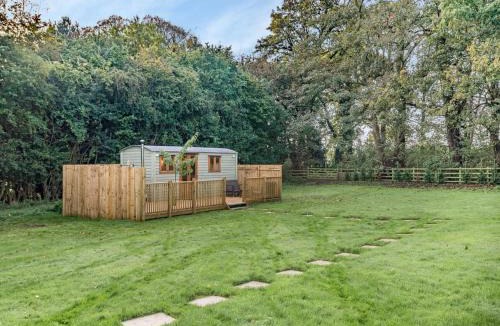 Oadby Apartment | Cow & Plough Stoughton Grange