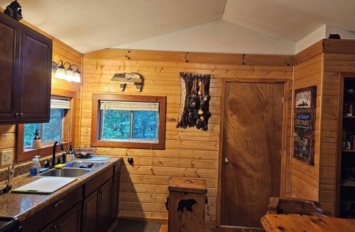 Franklin Cabin | Cowee Valley Rustic Cabin Getaway