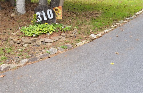 Hendersonville Apartment | Cozy 1-bedroom apartment with AC, WiFi in charming Hendersonville