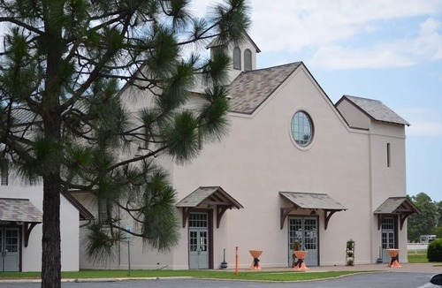 Pinehurst Condo | Cozy 1 bedroom condo in walking distance to the Club, the Cradle & the Village!
