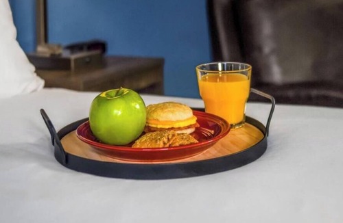Huntersville Apartment | Cozy 1-bedroom hotel in delightful Huntersville up to 2 people