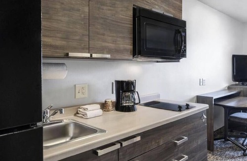 Huntersville Apartment | Cozy 1-bedroom hotel in delightful Huntersville up to 2 people