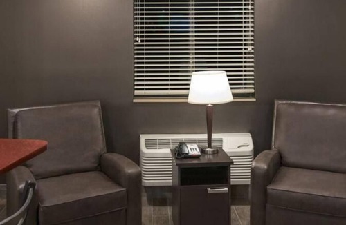 Huntersville Apartment | Cozy 1-bedroom hotel in delightful Huntersville up to 2 people