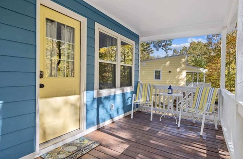 Hendersonville House | Cozy 1BR Cottage w/Firepit | Close to Downtown
